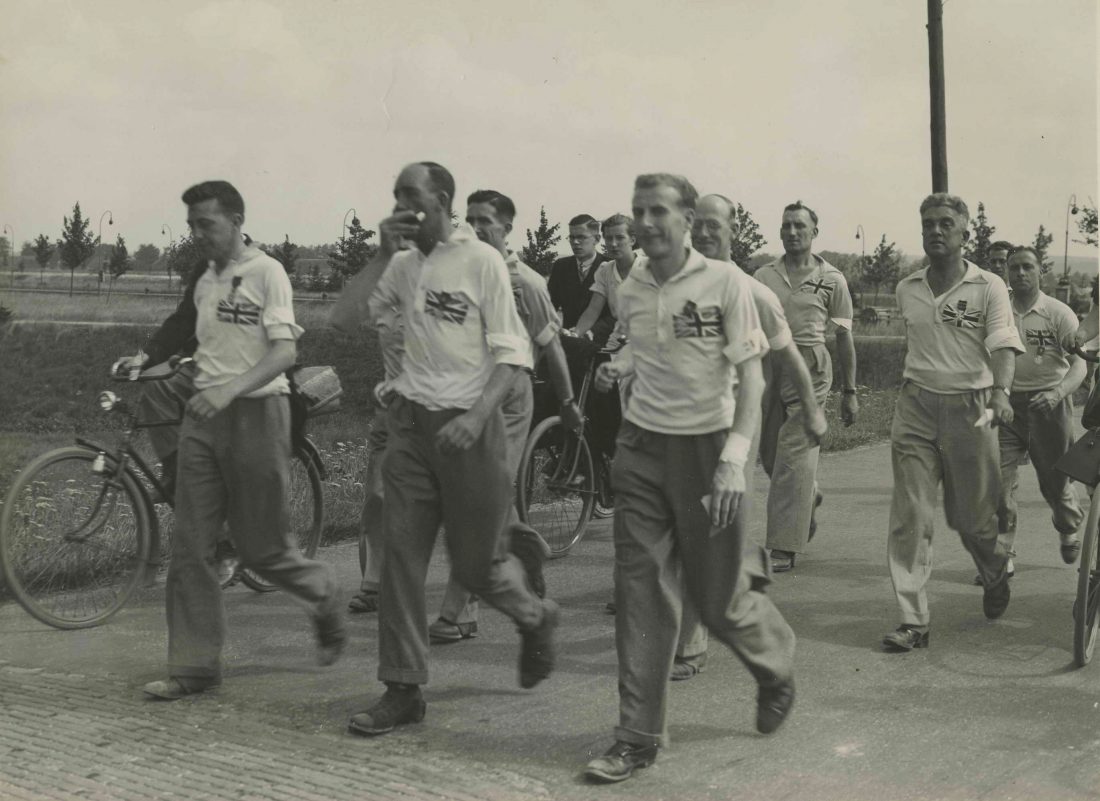 גברים מנבחרת אנגליה בהליכה 1936
